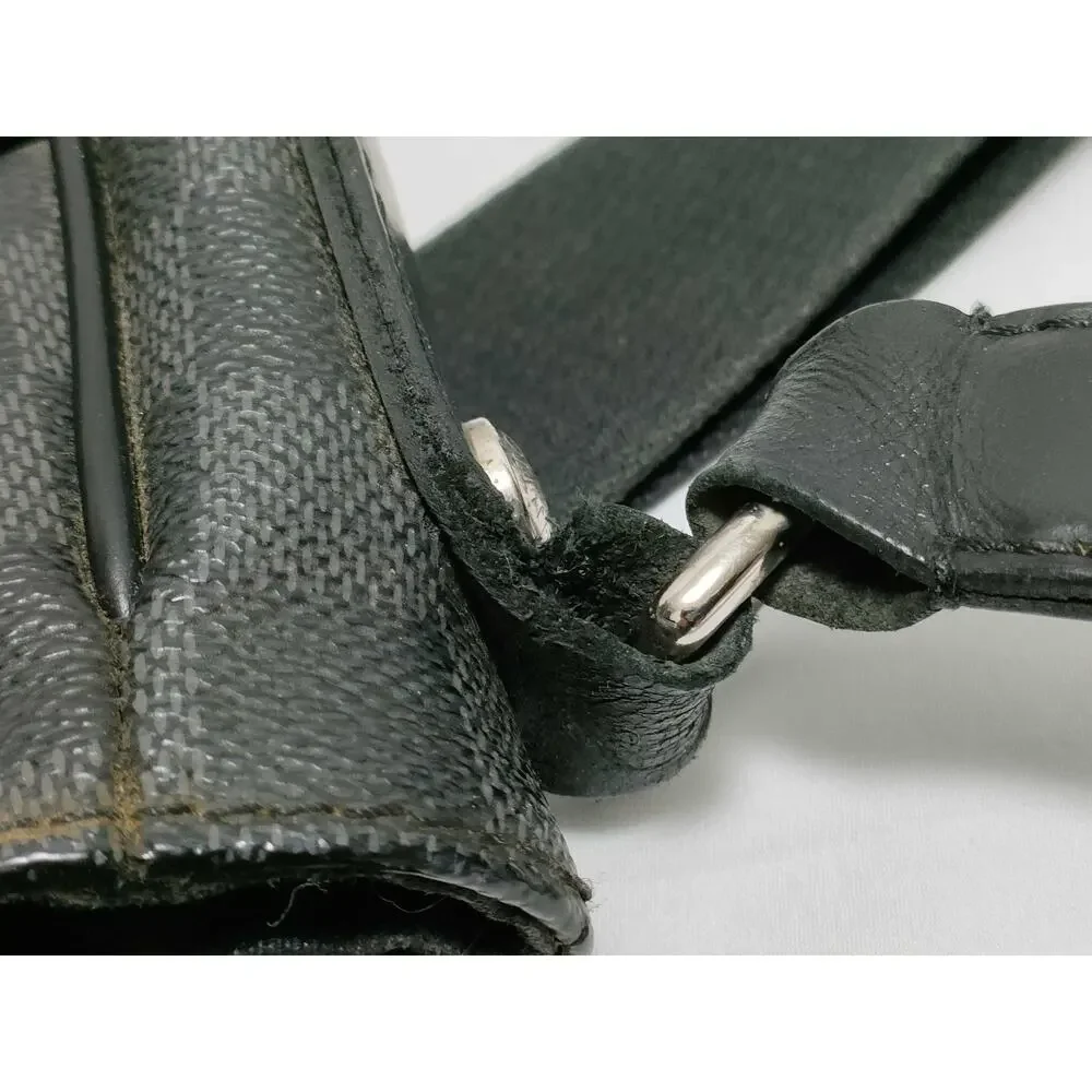 LOUIS VUITTON Damier Graphite Daniel MM Messenger Shoulder Bag N58033